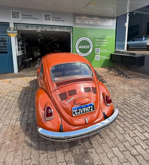 Veículo antigo certificado com placa preta pela AVADF